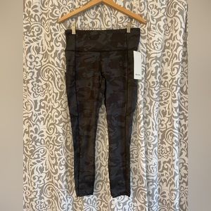 Fast and Free HR Tight 25” size 10